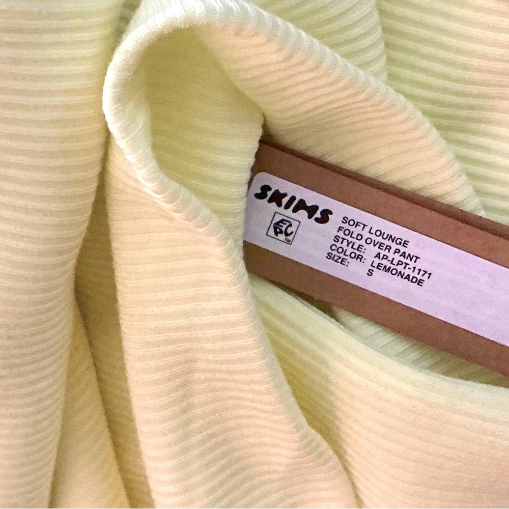 SKIMS - Soft Lounge Foldover Pant - Picture 4 of 4